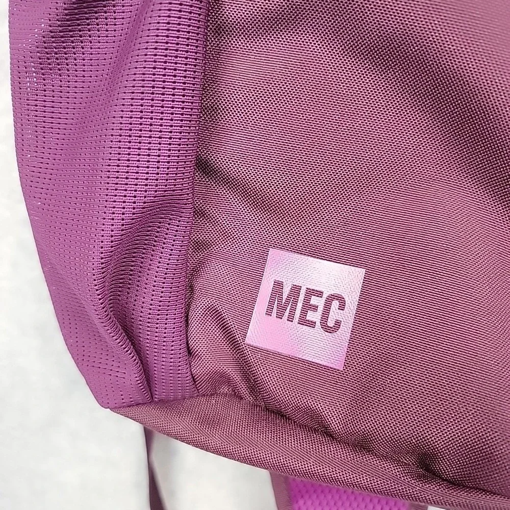 Mountain Equipment Co-op MEC Pod‎ Sling Pack in Purple Padded Travel Hiking
